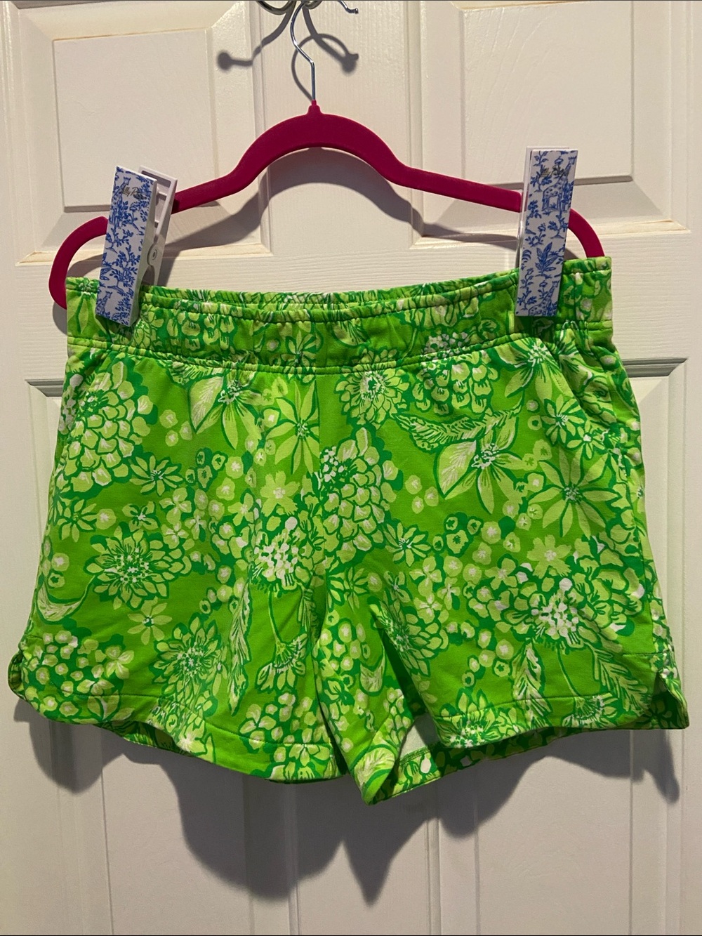 Lilly Pulitzer Kylar Knit Shorts - Large- “It’s A Spring Fling”- Like New